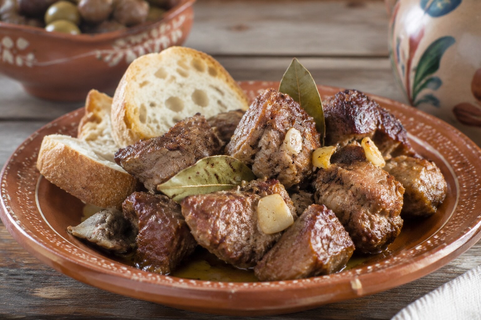 Carne de vinha-d’alhos madeirense, especialidad tradicional de la gastronomía portuguesa