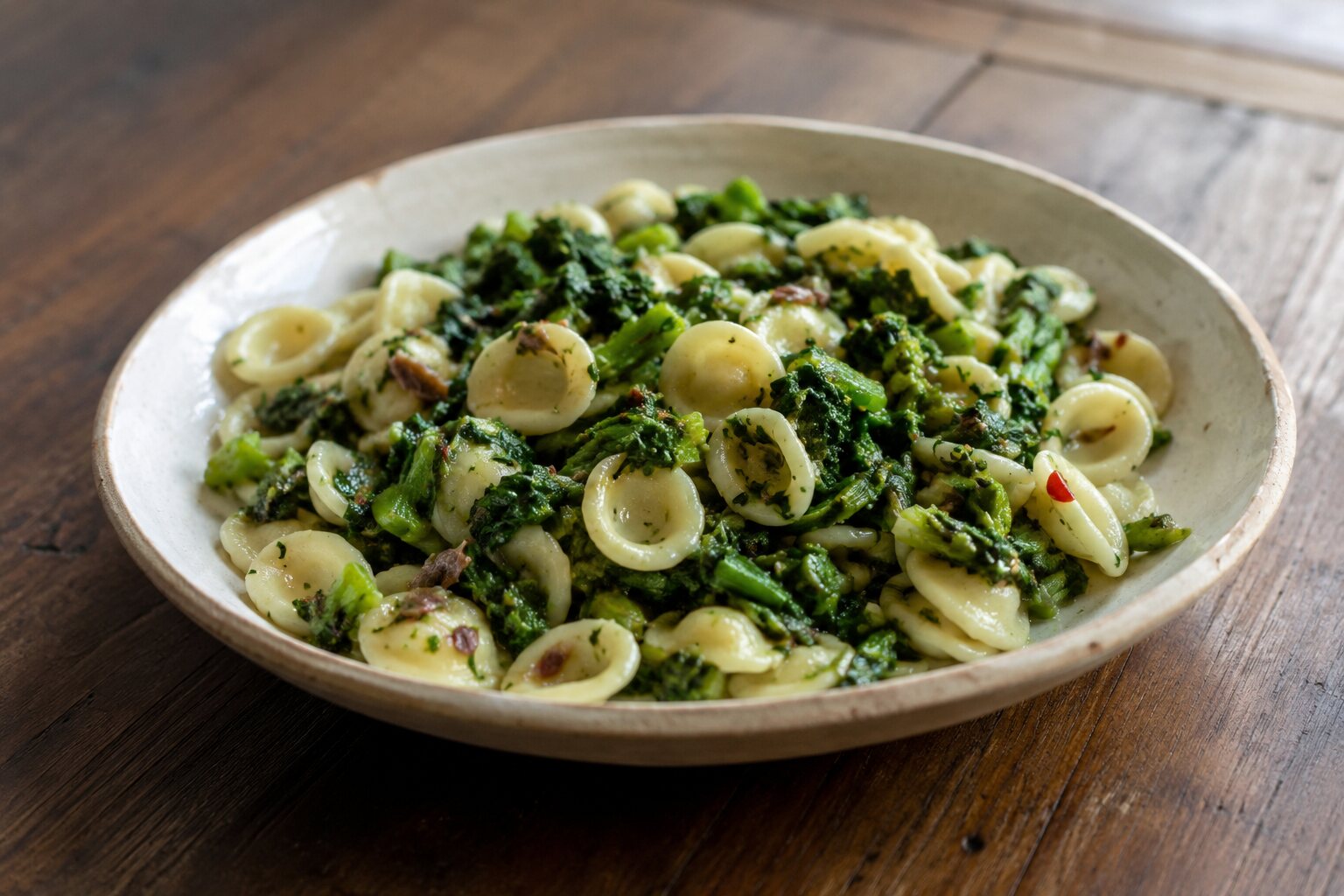 Orecchiette con cime di rapa y brócoli rabe